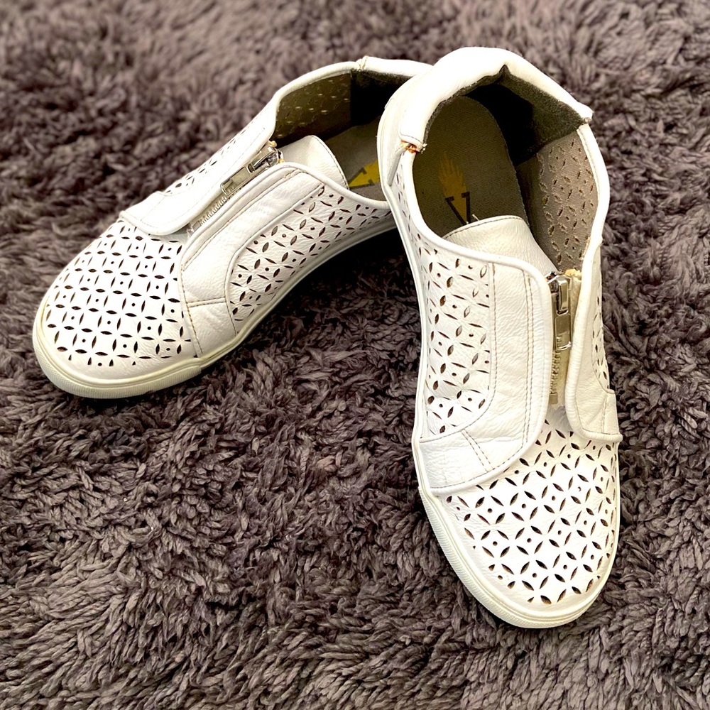 Cute Patterned White Walking Shoes Women’s 6